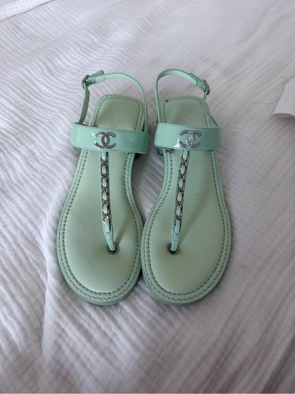 💚 Chanel Pale Green Patent Calfskin Sandals – EU 41 💚